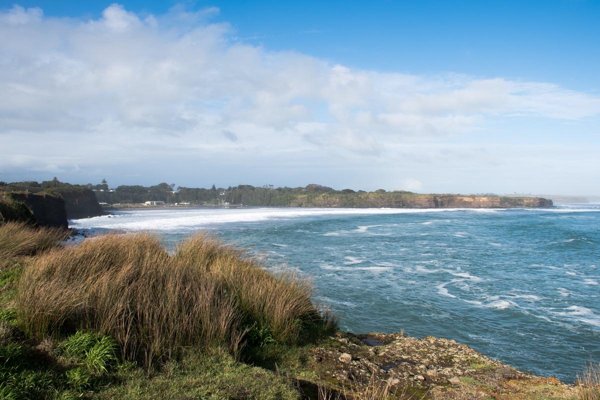 Cliffs at Opunake beach