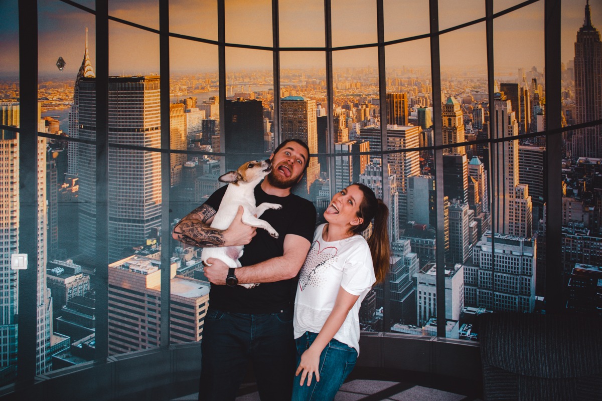 Us in front of New York wallpaper (fuel your wanderlust from home)